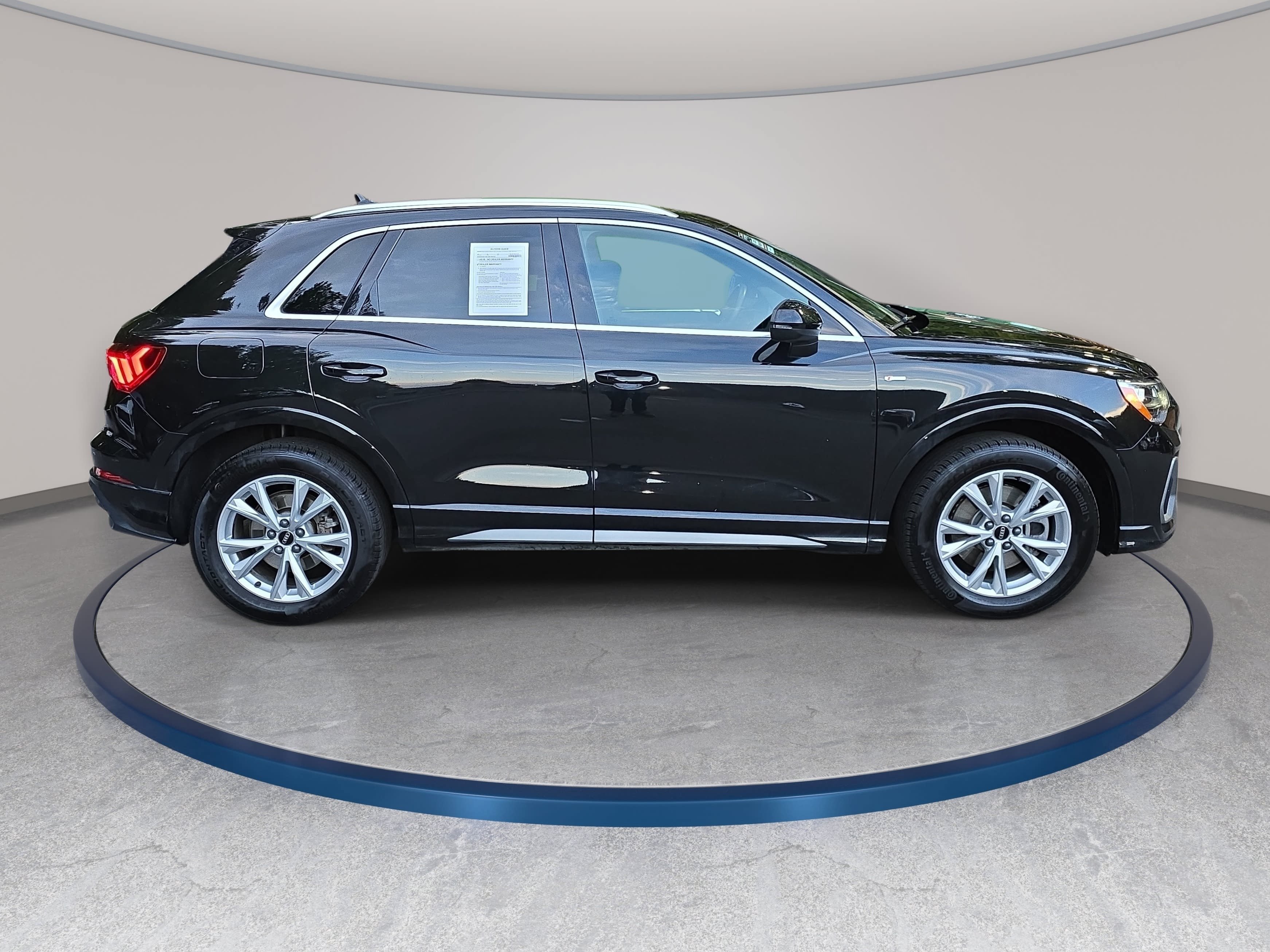 Used 2022 Audi Q3 2.0T Premium w/ Convenience Package AWD/4WD image 4