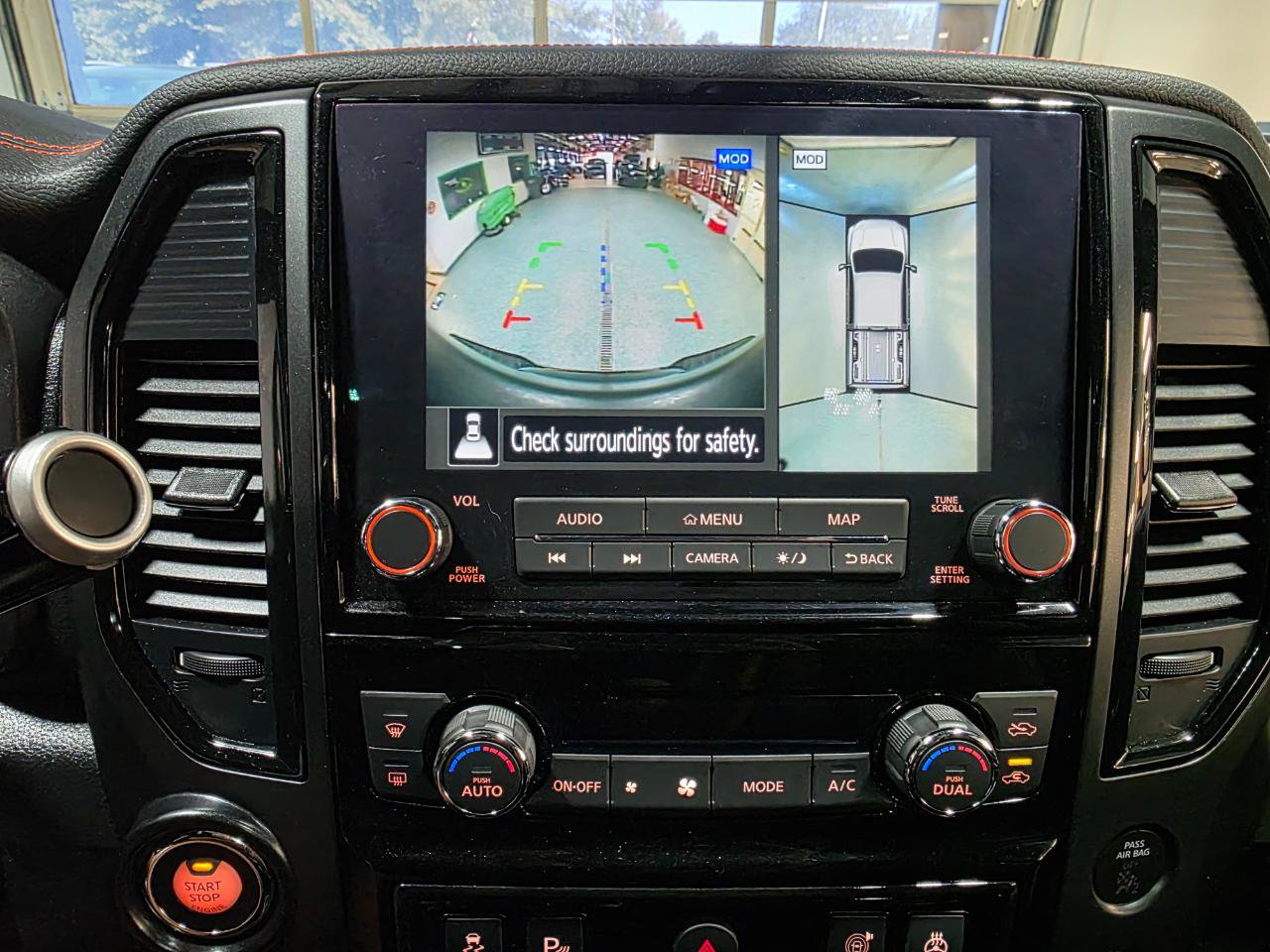 Used 2022 Nissan Titan PRO-4X w/ Pro-4x Convenience Package AWD/4WD image 34
