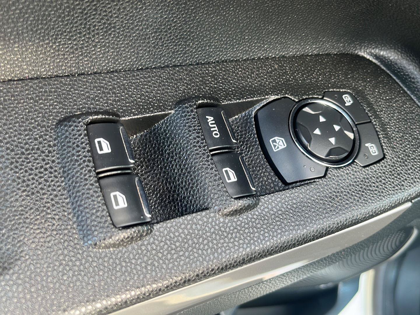 Used 2022 Ford EcoSport Titanium AWD/4WD image 16