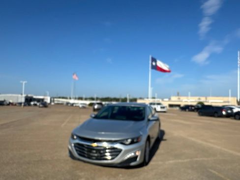 Used 2020 Chevrolet Malibu LT FWD image 6