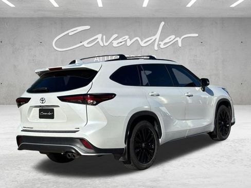 Used 2024 Toyota Highlander XSE FWD image 20