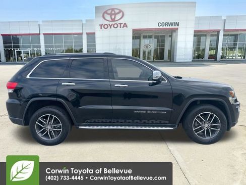 Used 2017 Jeep Grand Cherokee Limited w/ Luxury Group II image 6