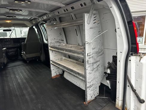 Used 2020 GMC Savana 2500 w/ Driver Convenience Package RWD image 9