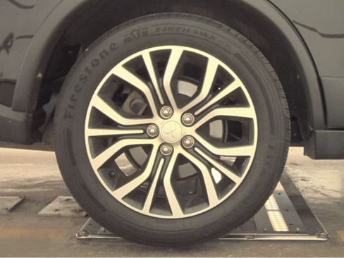 Used 2018 Mitsubishi Outlander SE FWD image 24