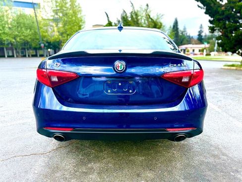 Used 2017 Alfa Romeo Giulia AWD image 6