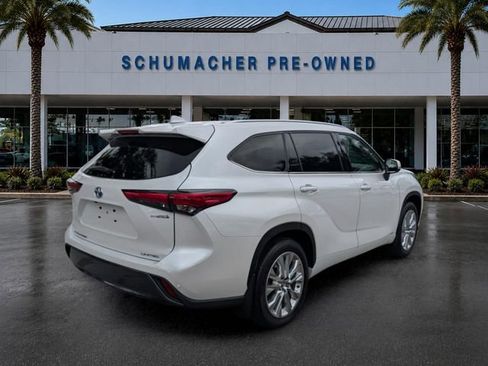 Used 2023 Toyota Highlander Limited AWD/4WD image 7
