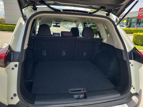 Certified 2023 Nissan Rogue SV FWD image 15