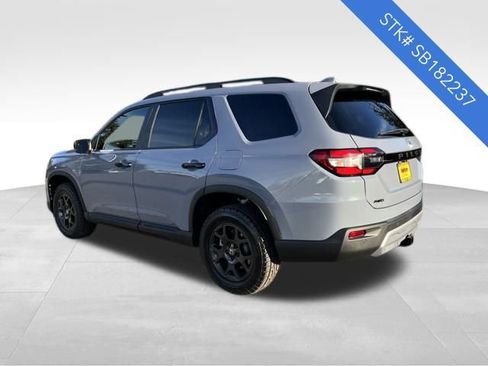 New 2025 Honda Pilot TrailSport image 5