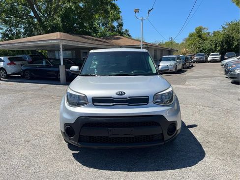 Used 2018 Kia Soul image 2