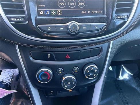 Used 2020 Chevrolet Trax LS FWD image 23