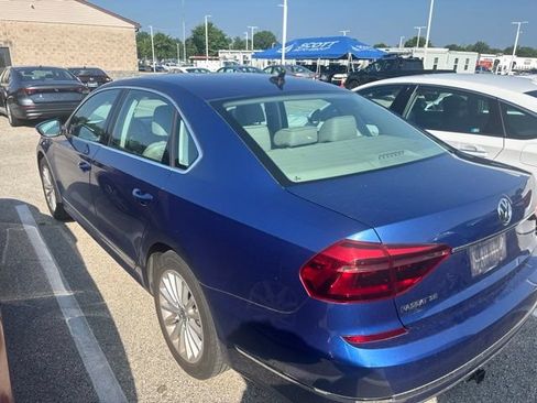 Used 2017 Volkswagen Passat 1.8T SE FWD image 3