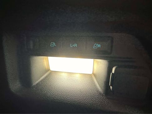 Used 2023 Ford Explorer Limited w/ Equipment Group 301A image 11