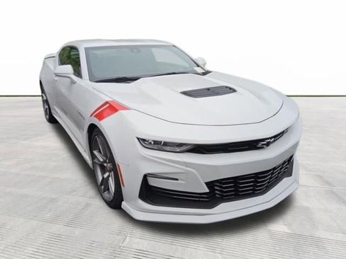 Used 2019 Chevrolet Camaro SS w/ LPO, Ground Effects Package RWD image 2