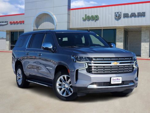 Used 2022 Chevrolet Suburban Premier image 1