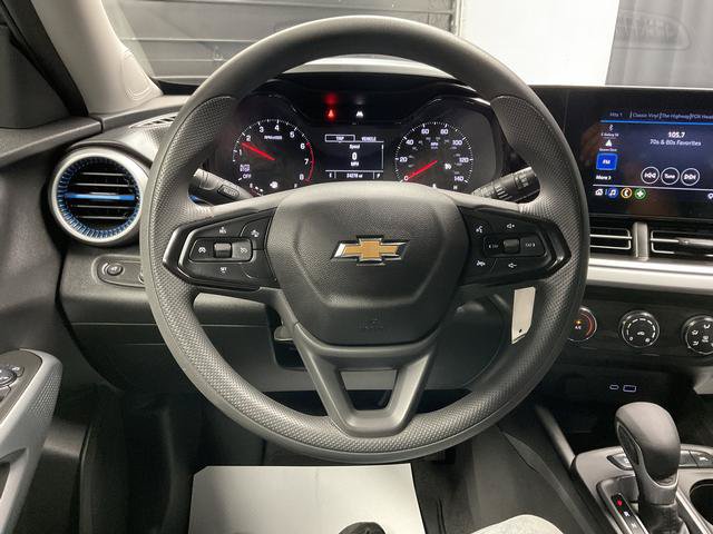 Used 2025 Chevrolet Trax LS FWD image 13