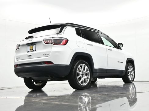 Used 2025 Jeep Compass Limited AWD/4WD image 23