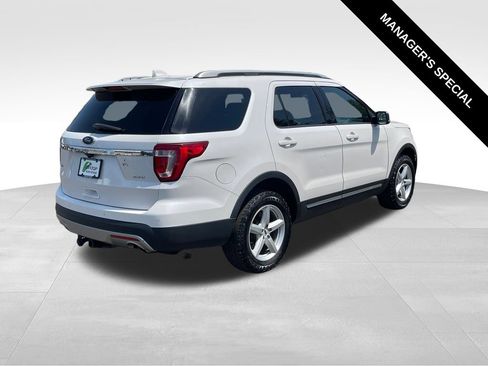 Used 2016 Ford Explorer XLT AWD/4WD image 7