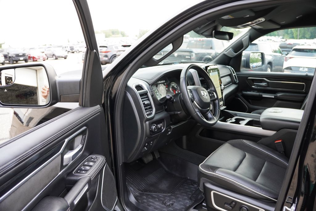 Used 2023 RAM 1500 Laramie AWD/4WD image 14