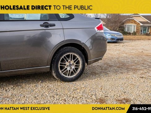 Used 2010 Ford Focus SE image 23