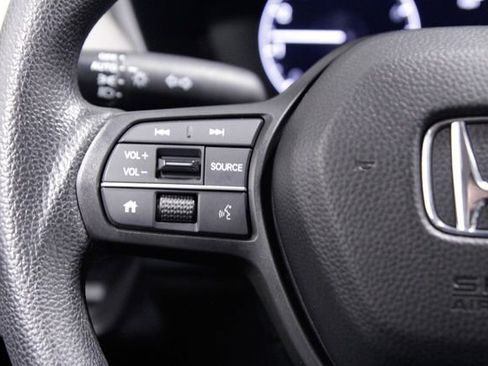 Certified 2025 Honda HR-V LX image 24
