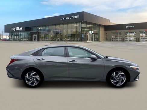 New 2026 Hyundai Elantra Limited FWD image 9