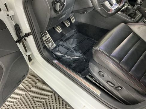 Used 2016 Volkswagen GTI 4-Door FWD image 15