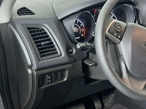 Used 2025 Mitsubishi Outlander Sport ES image 16