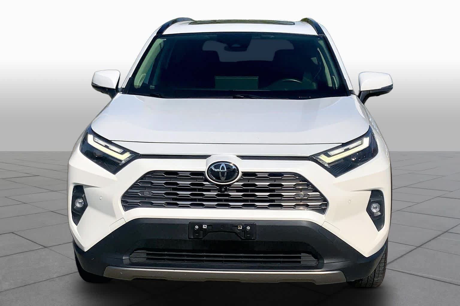 Used 2023 Toyota RAV4 Limited AWD/4WD image 4