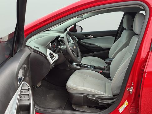 Used 2019 Chevrolet Cruze LS w/ LS Convenience Package FWD image 12