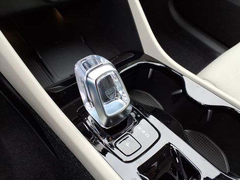 New 2026 Volvo XC40 B5 Plus w/ Protection Package Premier image 25