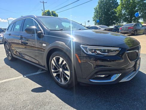 Used 2018 Buick Regal Essence w/ Driver Confidence Package #1 AWD/4WD image 8