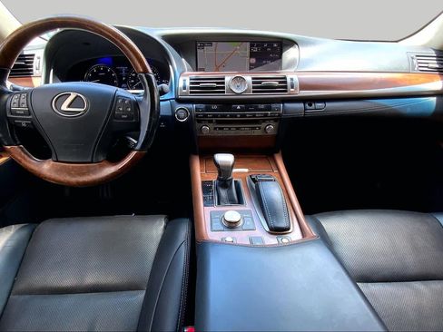 Used 2015 Lexus LS 460 w/ Comfort Package RWD image 16