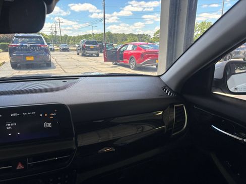 Used 2025 Kia Seltos S FWD image 34