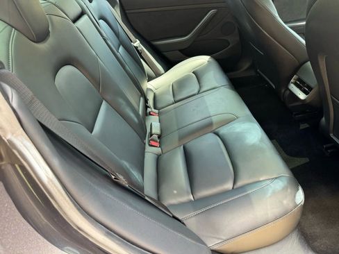 Used 2023 Tesla Model 3 Standard Range image 12