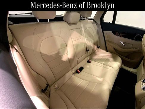 Used 2019 Mercedes-Benz GLC 300 4MATIC image 19