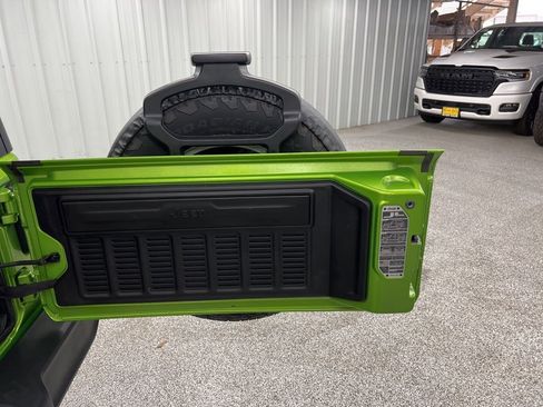 Used 2025 Jeep Wrangler Sport S image 12