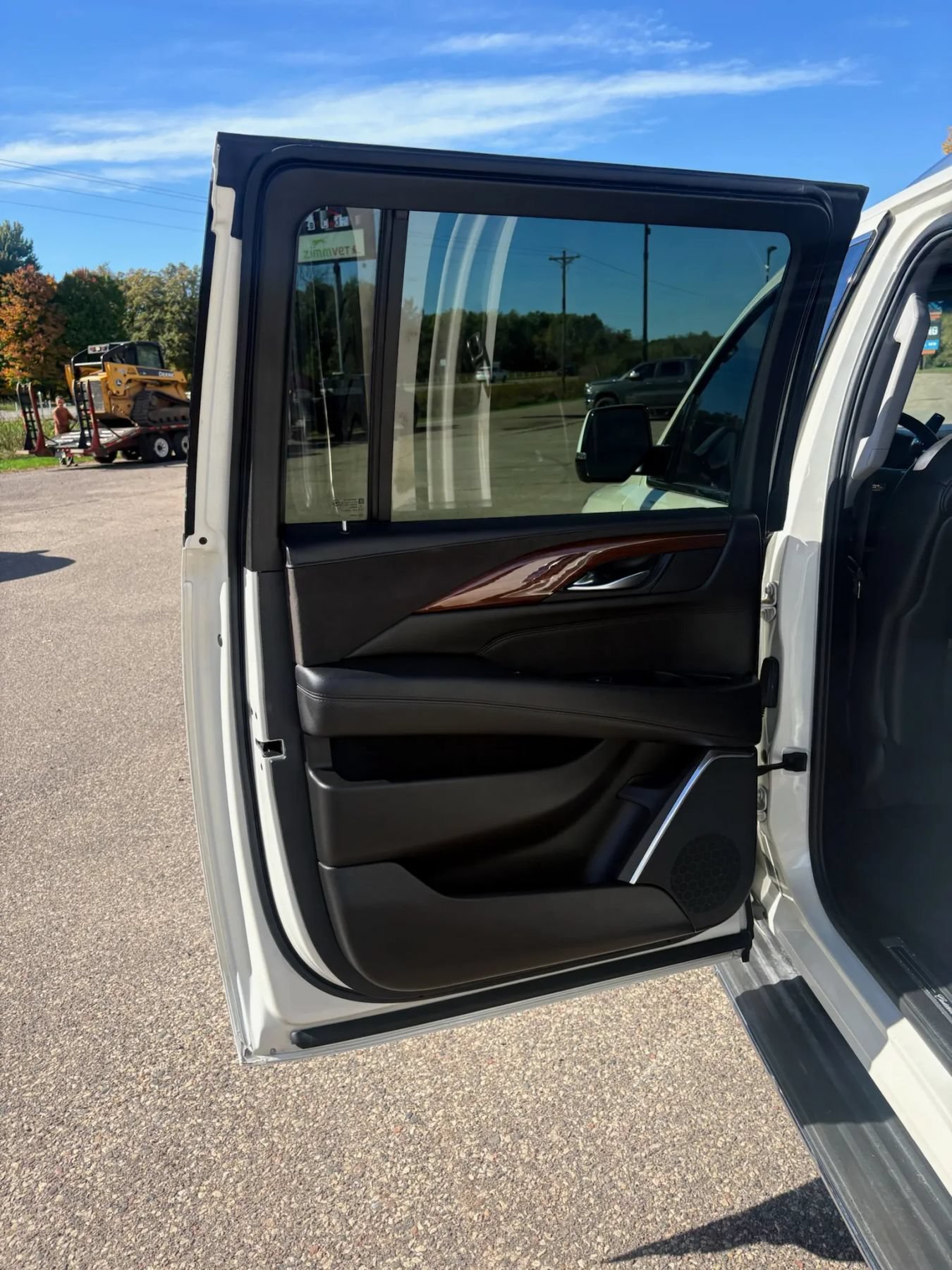 Used 2015 Cadillac Escalade ESV Luxury AWD/4WD image 42