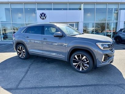 New 2025 Volkswagen Atlas Cross Sport SEL Premium R-Line