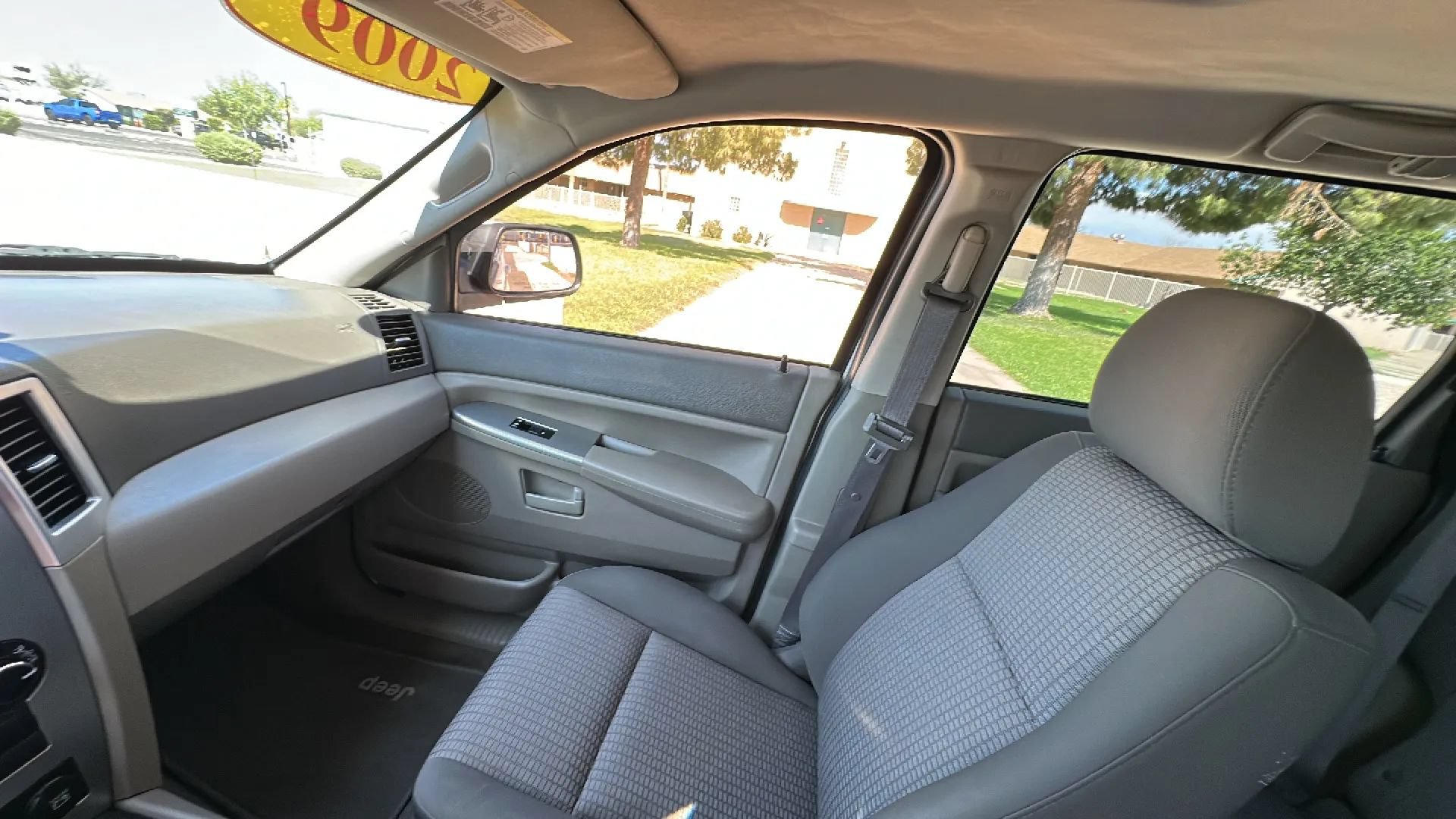 Used 2009 Jeep Grand Cherokee Laredo w/ Trailer Tow Group AWD/4WD image 15