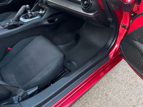 Used 2017 MAZDA MX-5 Miata RF Club image 31
