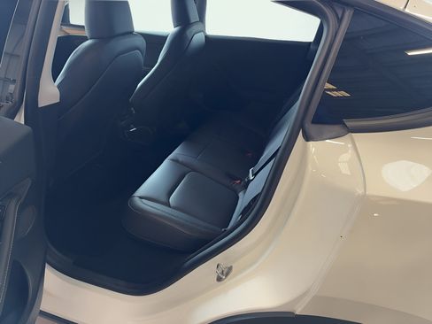 Used 2023 Tesla Model Y Long Range AWD/4WD image 6