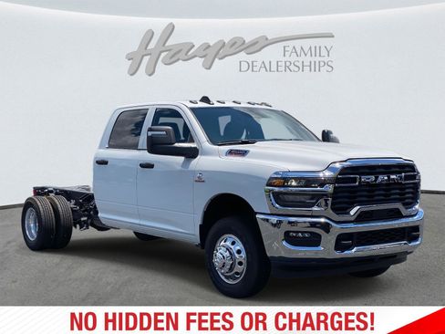 New 2025 RAM 3500 Tradesman w/ Chrome Appearance Group image 2