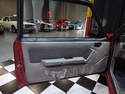 Used 1990 Ford Mustang LX image 62