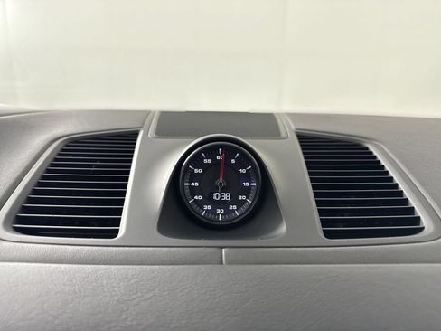 Certified 2023 Porsche Cayenne Turbo AWD/4WD image 28