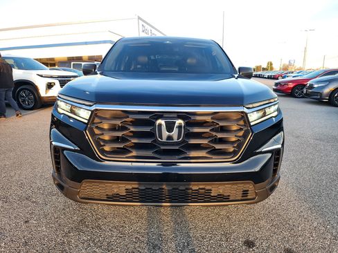 Used 2023 Honda Pilot LX image 10