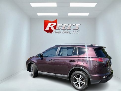 Used 2018 Toyota RAV4 XLE AWD/4WD image 30