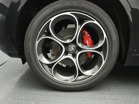 New 2025 Alfa Romeo Stelvio Sprint w/ Veloce Package image 33