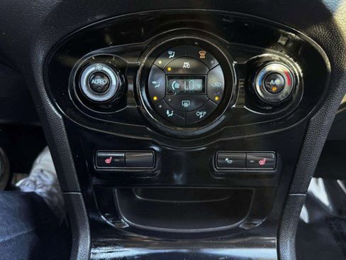 Used 2014 Ford Fiesta Titanium image 30