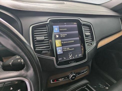 Used 2016 Volvo XC90 T8 Inscription w/ Vision Package image 12