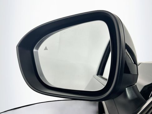 Used 2023 Nissan Rogue SL w/ SL Premium Package image 13